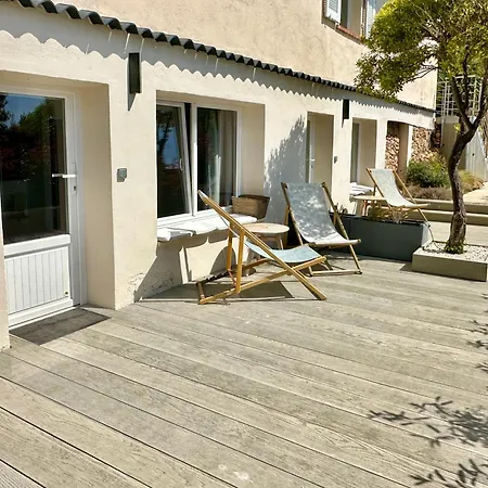 Laureto Beach&e1027-le Corbusier