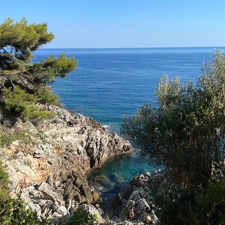 Laureto & E1027-le Corbusier Apartment *