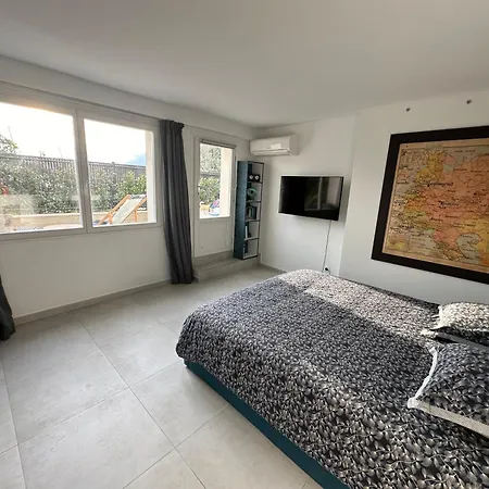 דירה Laureto & E1027-le Corbusier