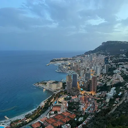 דירה Laureto & E1027-le Corbusier *