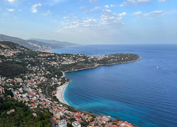 Апартаменты Laureto & E1027-le Corbusier *