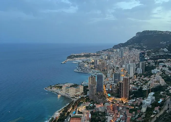 Апартаменты Laureto & E1027-le Corbusier *